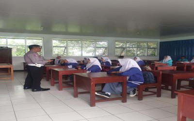 Polisi RW Polres Bogor Mengajar Ke SMA Negeri 1 Rumpin